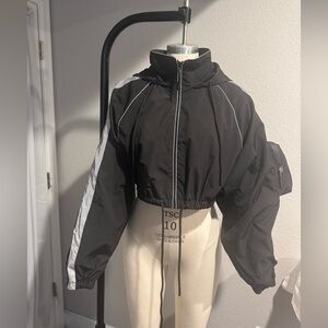 Forever 21 Women’s Size Large Crop Windbreaker
